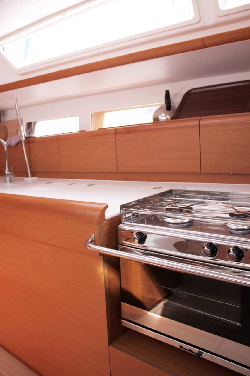 Sailing yacht Sun Odyssey 479 Athena