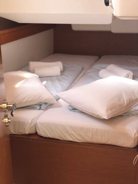 Sailing yacht Sun Odyssey 479 Athena