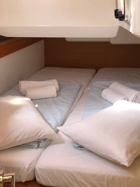 Sailing yacht Sun Odyssey 479 Athena