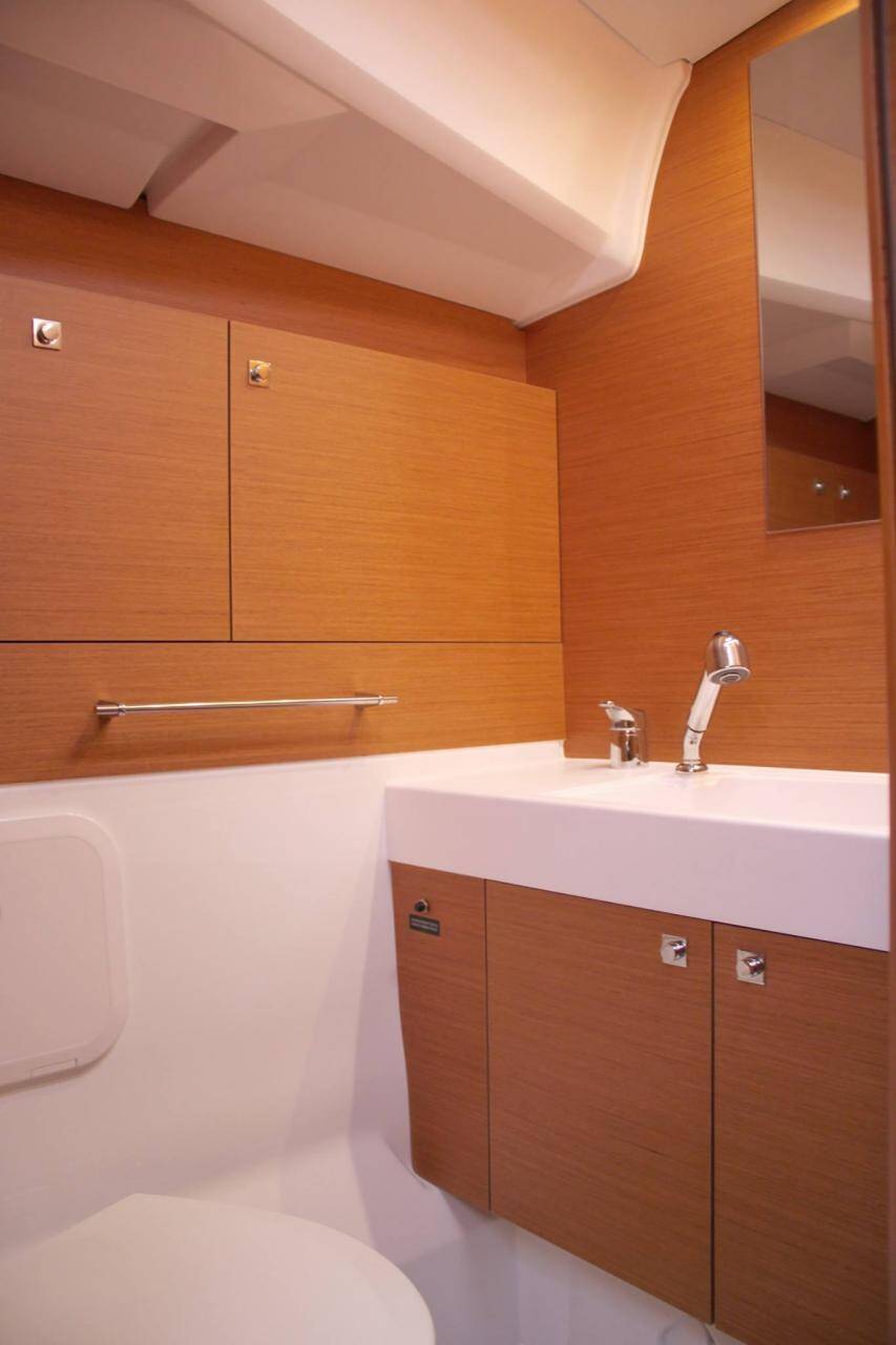 Sailing yacht Sun Odyssey 479 Athena