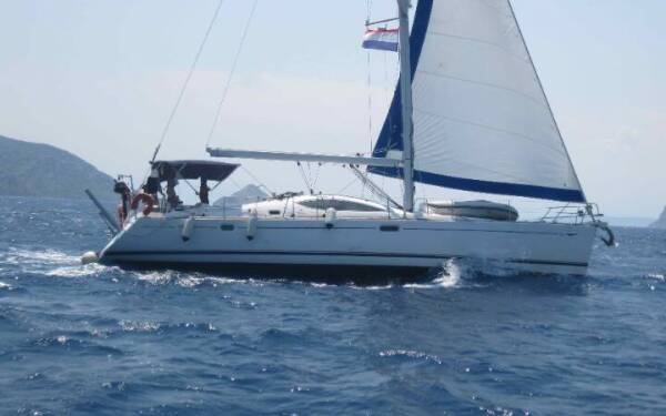 Sun Odyssey 49 DS Idrea Lavrion, main port