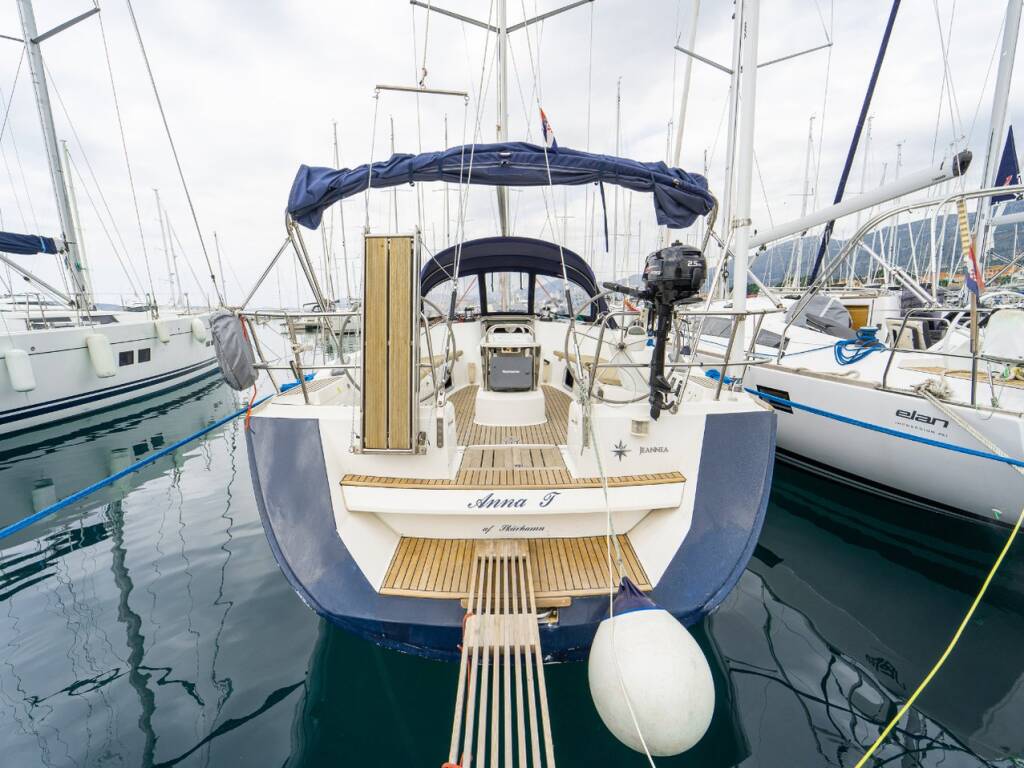 Sailing yacht Sun Odyssey 49 