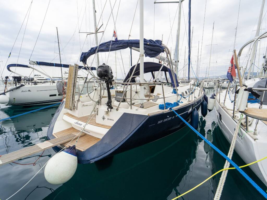 Sailing yacht Sun Odyssey 49 