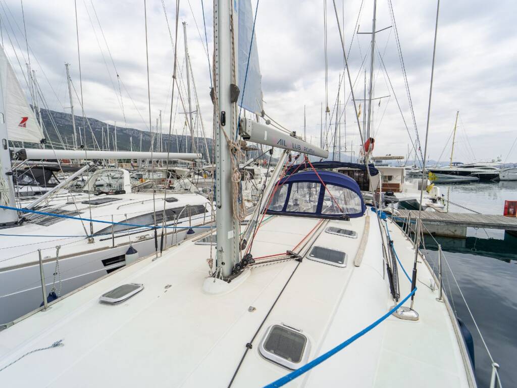 Sailing yacht Sun Odyssey 49 