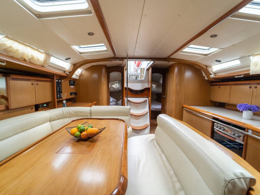 Sailing yacht Sun Odyssey 49 