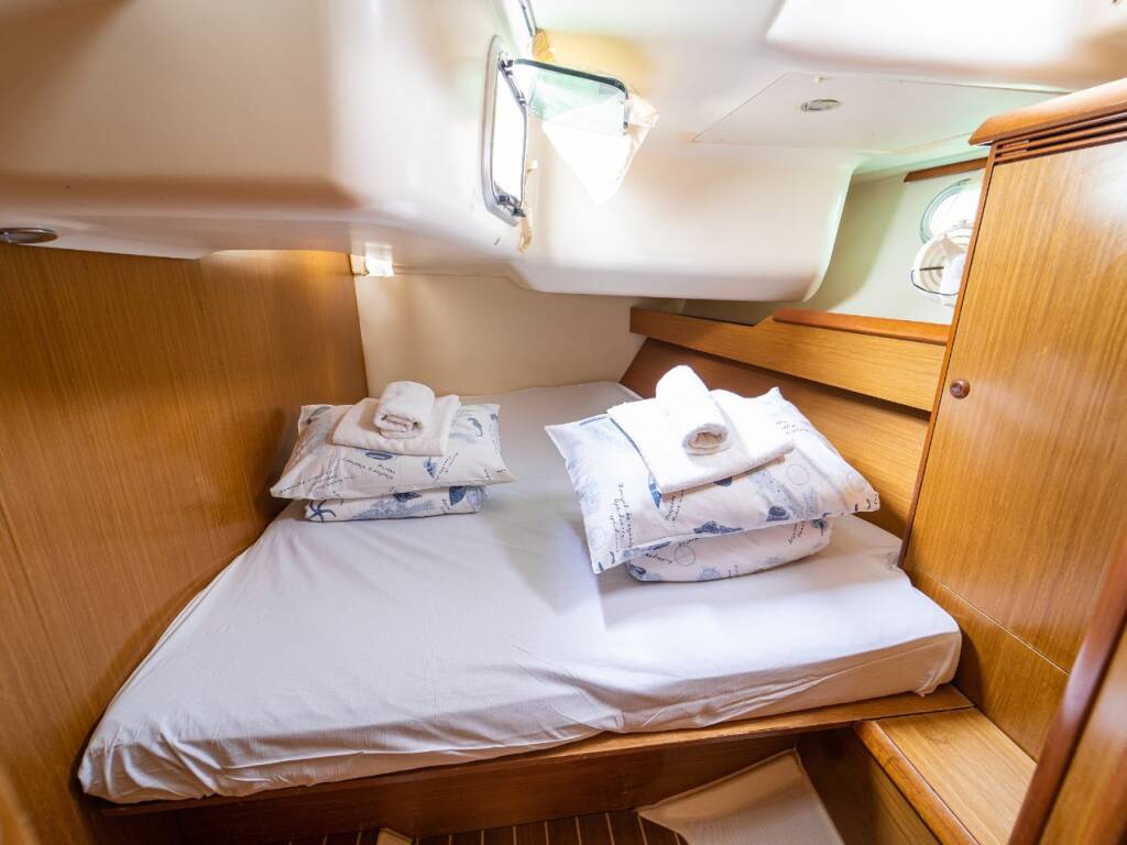 Sailing yacht Sun Odyssey 49 