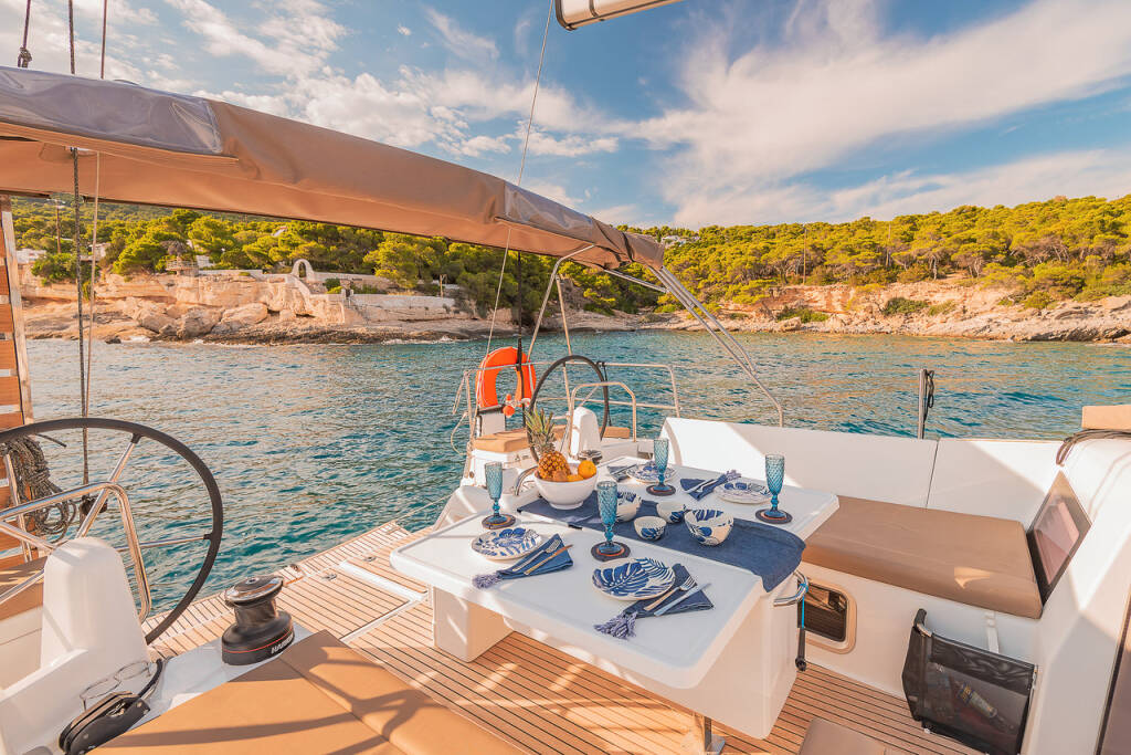 Sailing yacht Sun Odyssey 490 Jason