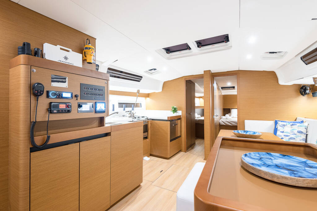 Sailing yacht Sun Odyssey 490 Jason