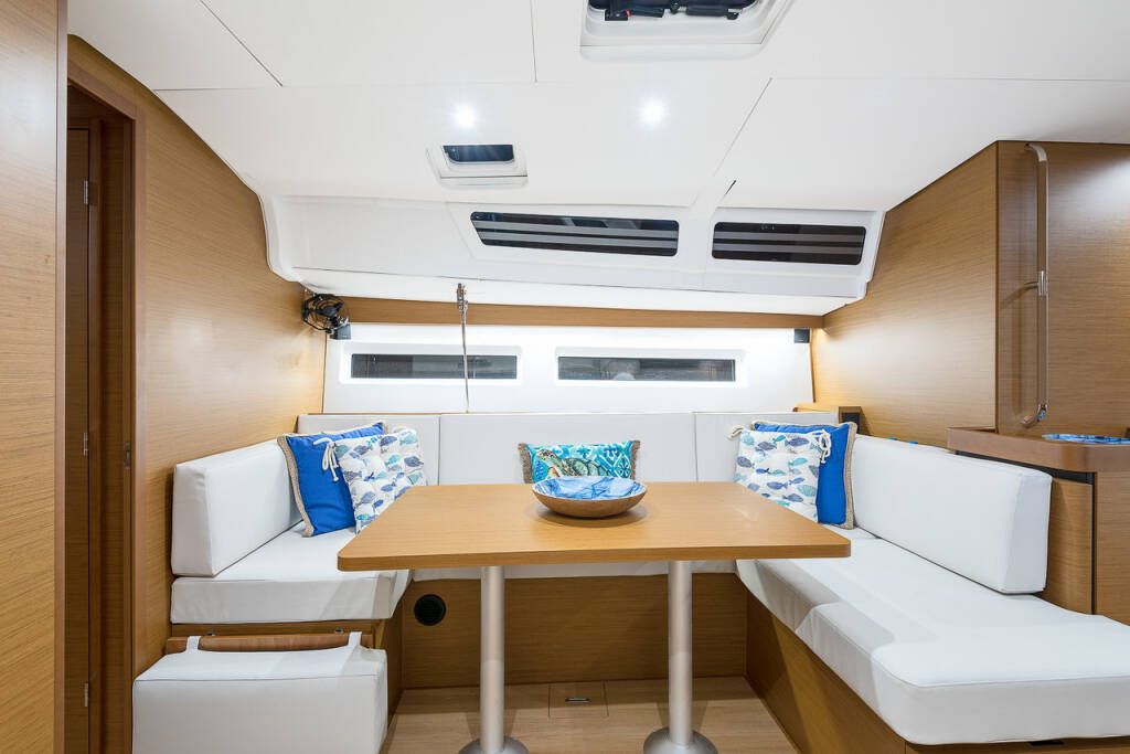 Sailing yacht Sun Odyssey 490 Jason