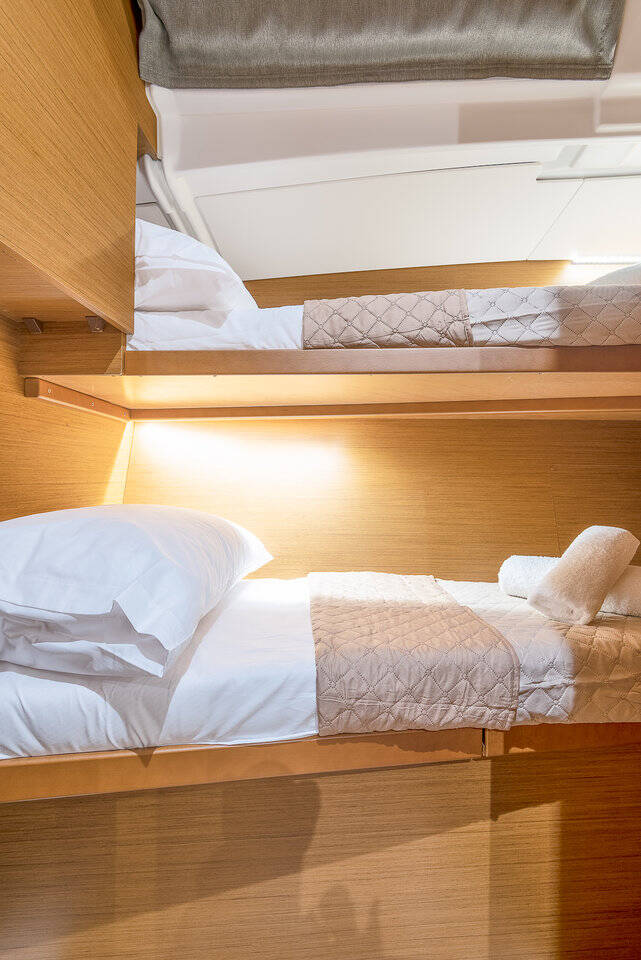 Sailing yacht Sun Odyssey 490 Jason