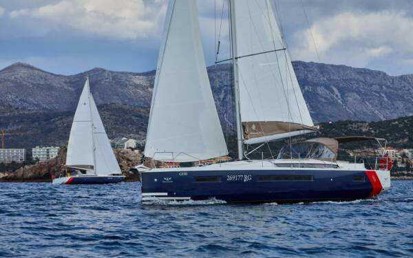 Sun Odyssey 490 Geri