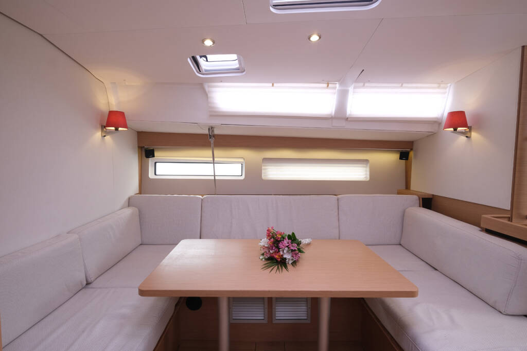 Sailing yacht Sun Odyssey 490 La Vita e Bella