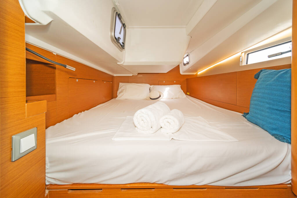 Sailing yacht Sun Odyssey 490 Marina II