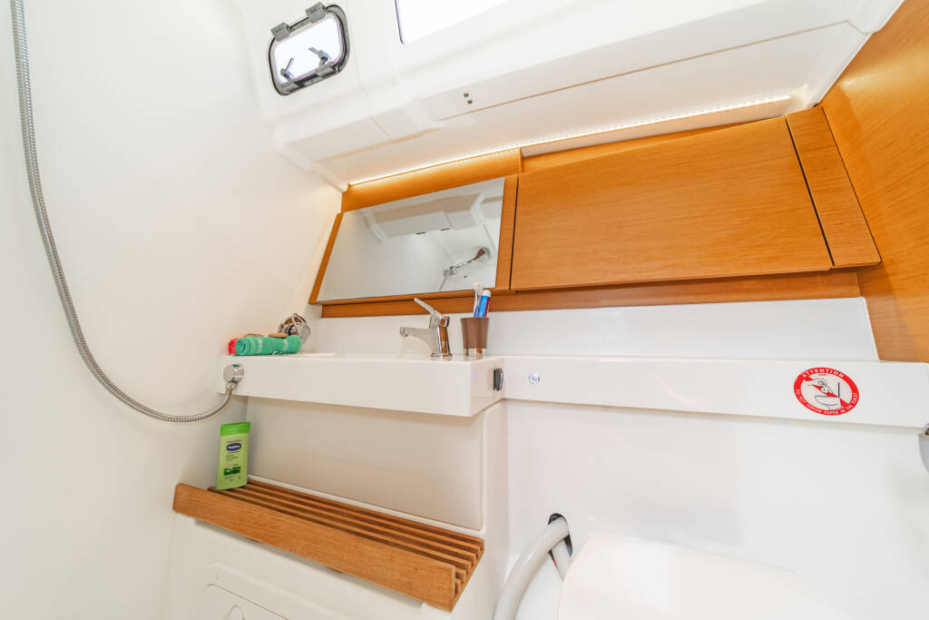 Sailing yacht Sun Odyssey 490 Marina II