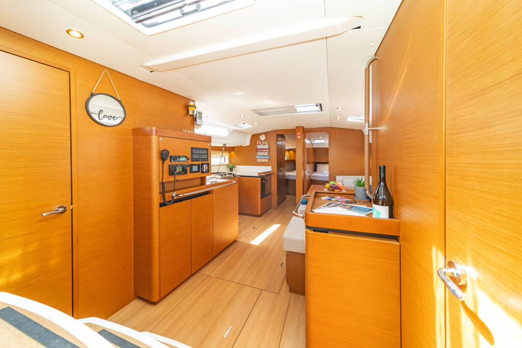 Sailing yacht Sun Odyssey 490 Marina II