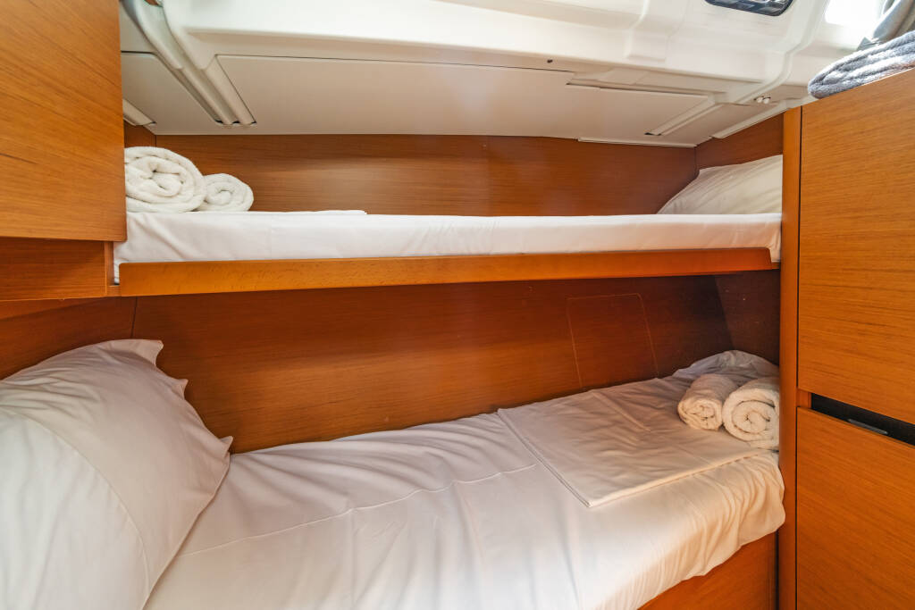 Sailing yacht Sun Odyssey 490 Marina II