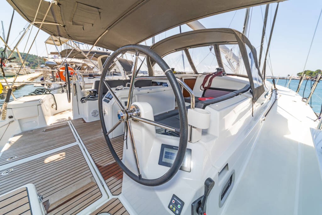 Sailing yacht Sun Odyssey 490 Marina II