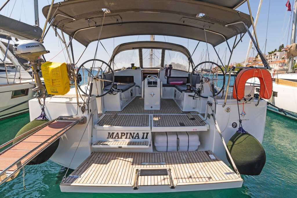 Sailing yacht Sun Odyssey 490 Marina II