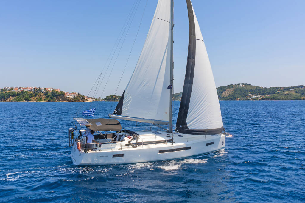 Sailing yacht Sun Odyssey 490 Marina II