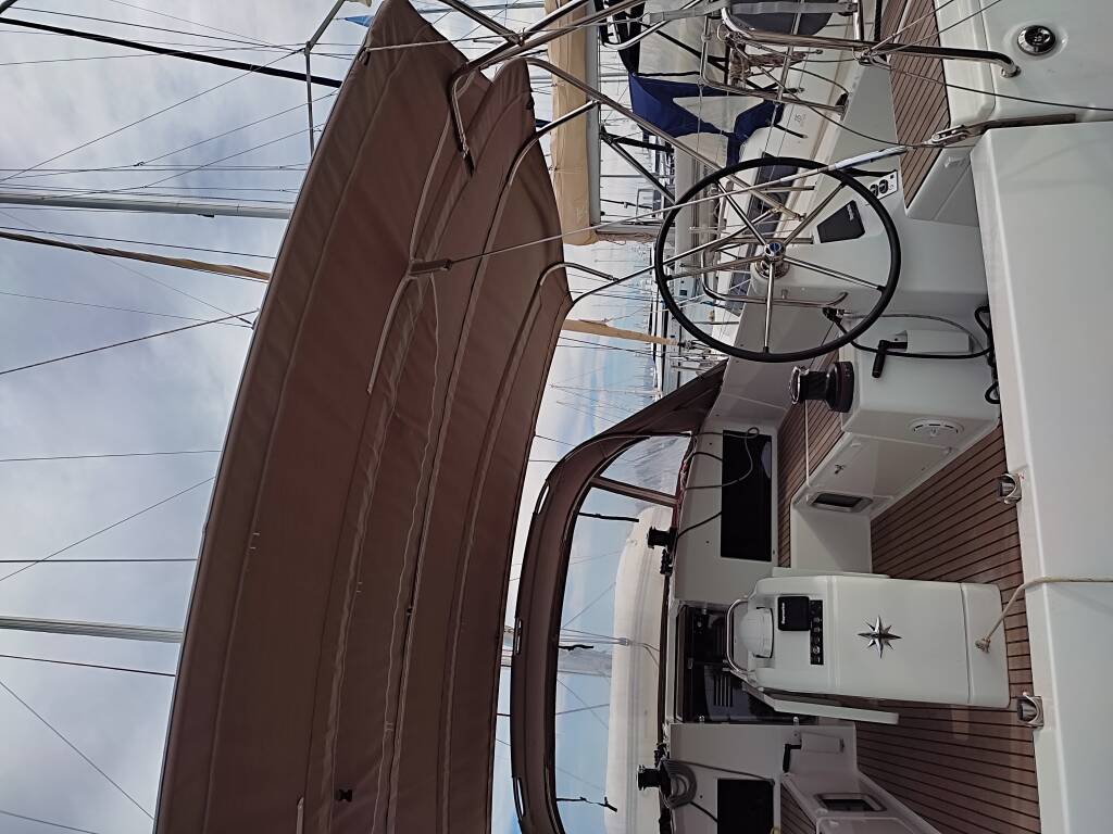 Sailing yacht Sun Odyssey 490 White Pearl
