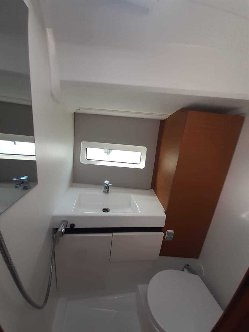 Sailing yacht Sun Odyssey 490 White Pearl