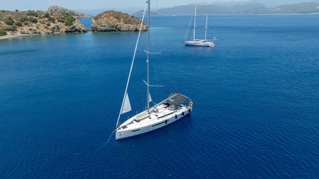 Sailing yacht Sun Odyssey 490 Elenor
