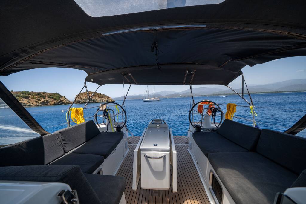 Sailing yacht Sun Odyssey 490 Elenor