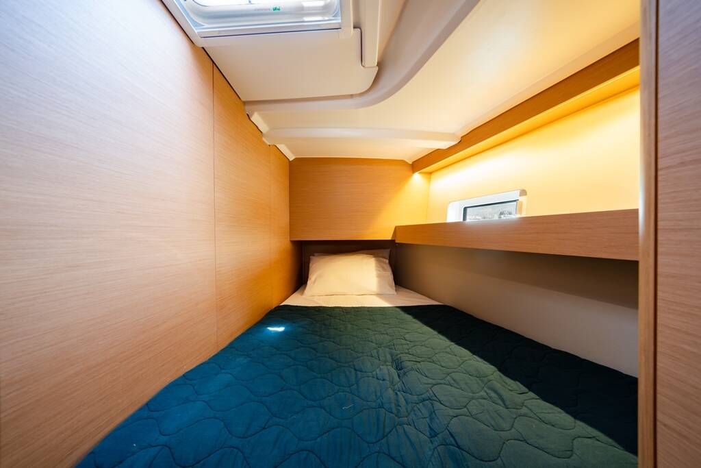 Sailing yacht Sun Odyssey 490 Calma