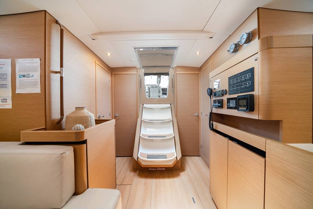 Sailing yacht Sun Odyssey 490 Calma