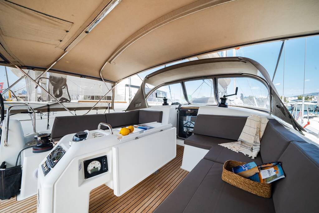 Sailing yacht Sun Odyssey 490 Calma