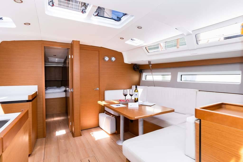 Sailing yacht Sun Odyssey 490 Lydia