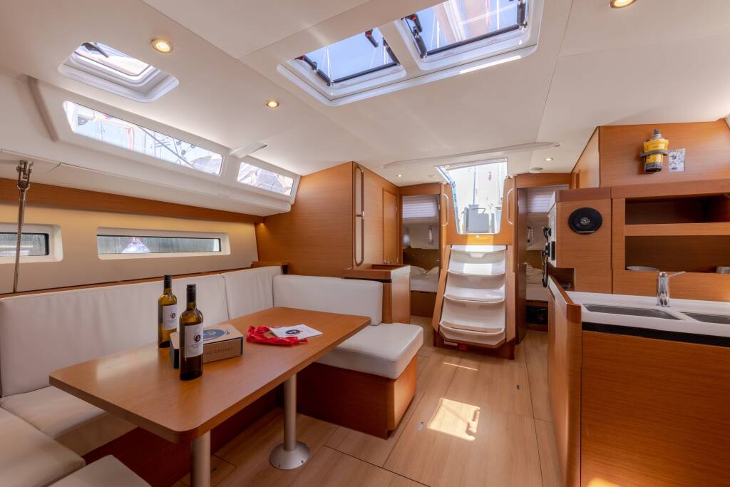 Sailing yacht Sun Odyssey 490 Mare Mia