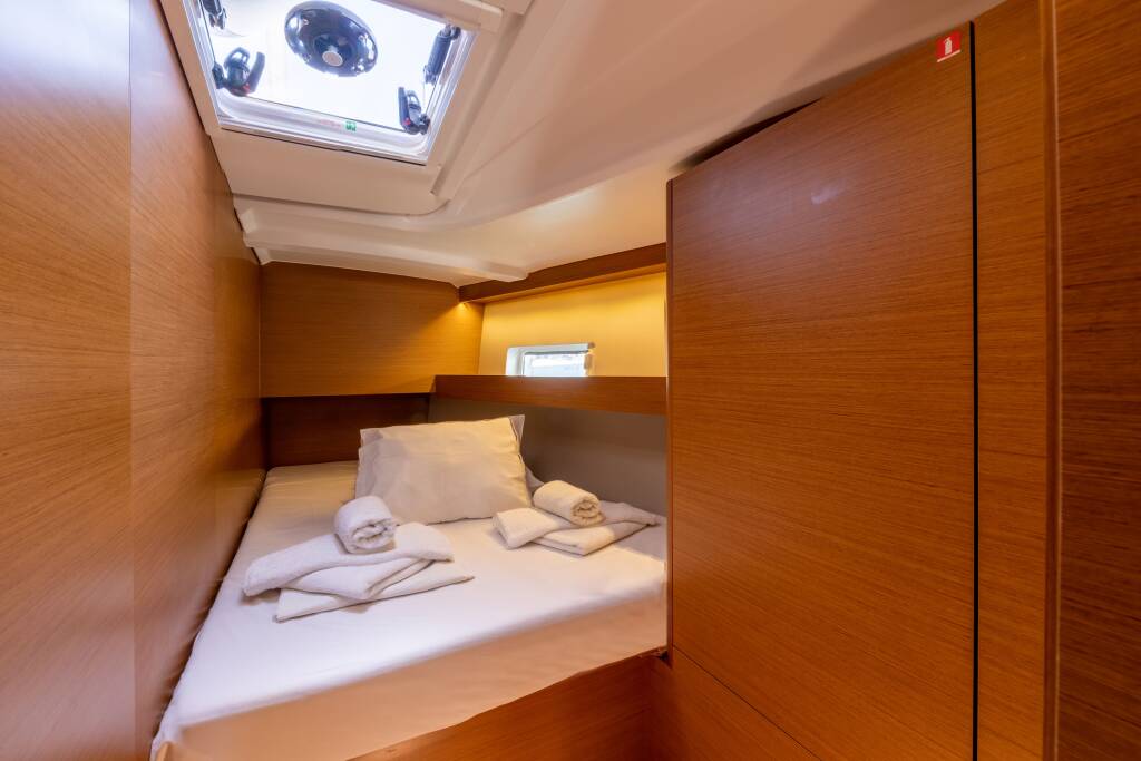 Sailing yacht Sun Odyssey 490 Mare Mia