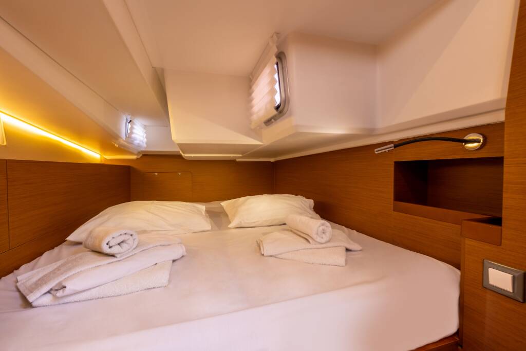 Sailing yacht Sun Odyssey 490 Mare Mia