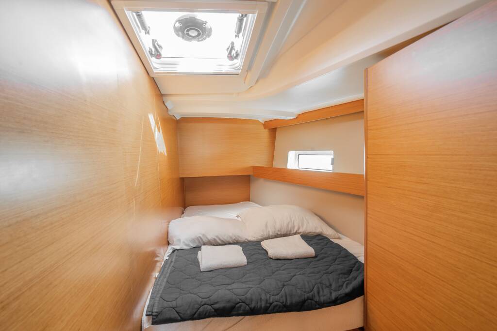 Sailing yacht Sun Odyssey 490 Sea Safari