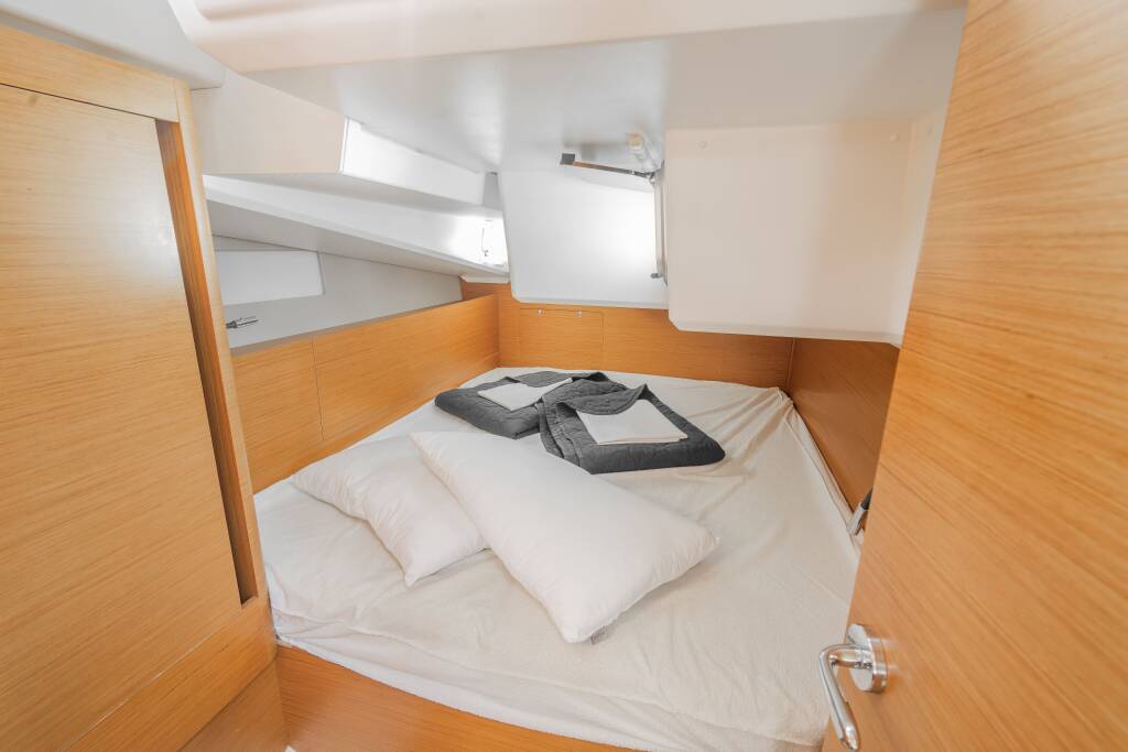 Sailing yacht Sun Odyssey 490 Sea Safari