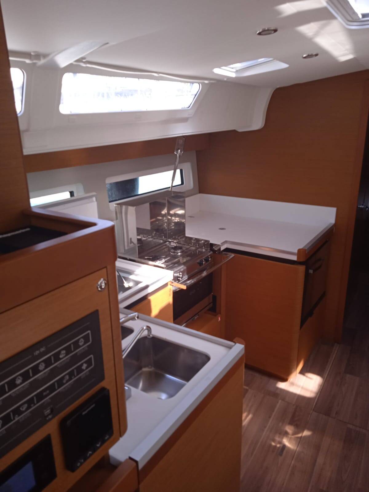 Sailing yacht Sun Odyssey 490 CLASS
