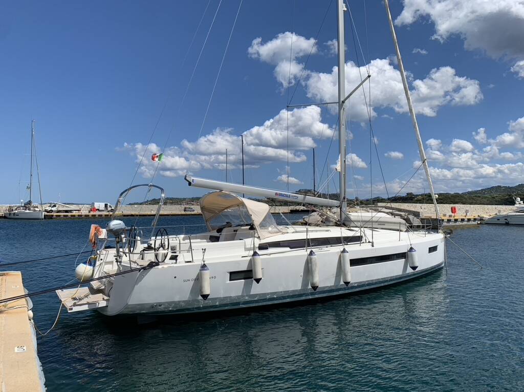 Sailing yacht Sun Odyssey 490 ECONOMY