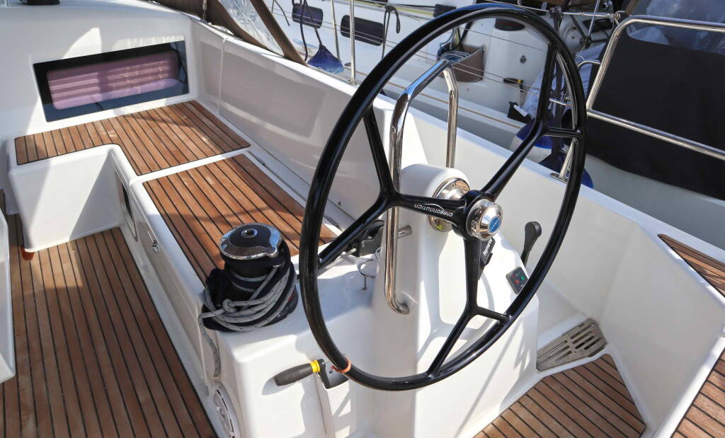 Sailing yacht Sun Odyssey 490 CLASS