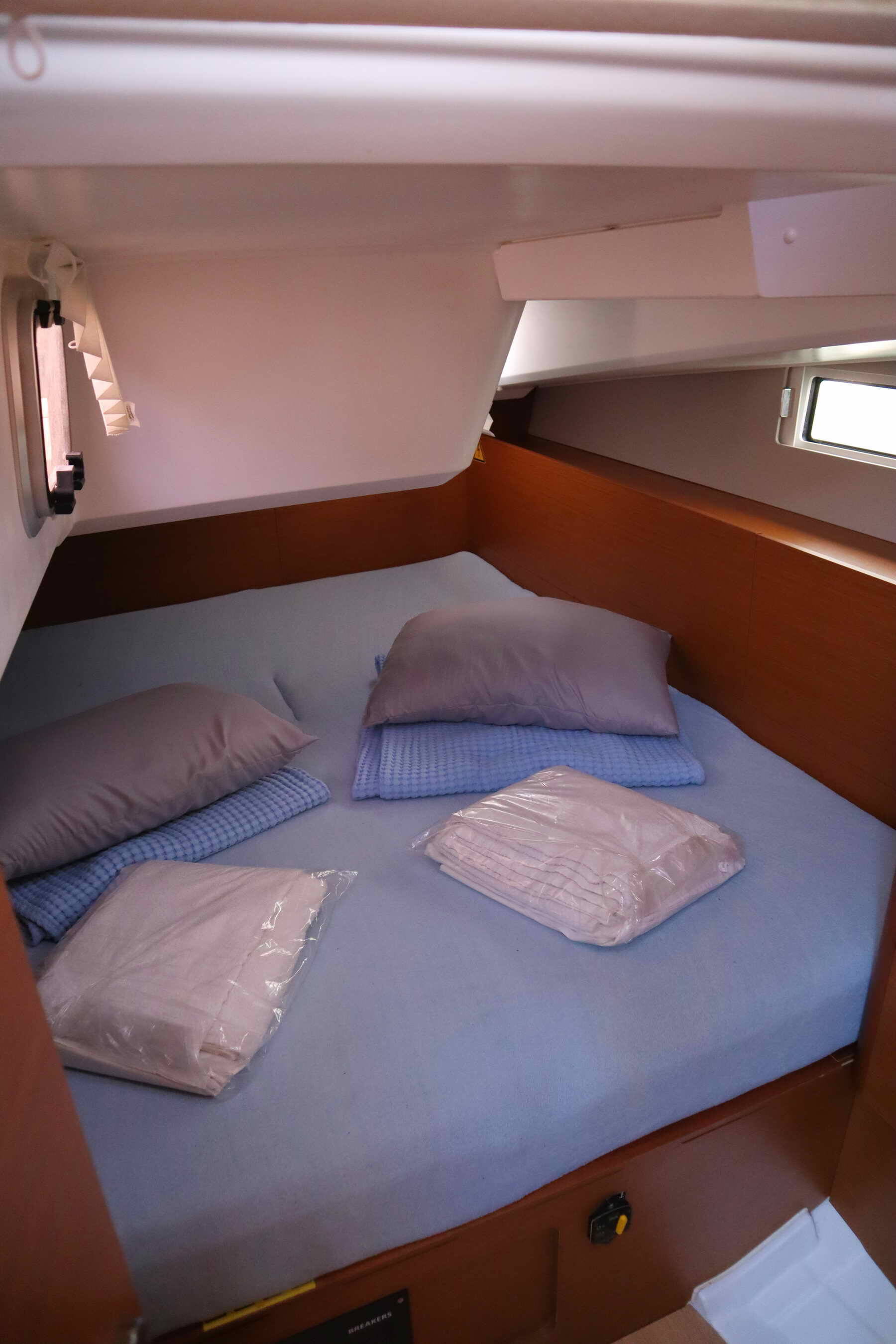 Sailing yacht Sun Odyssey 490 CLASS