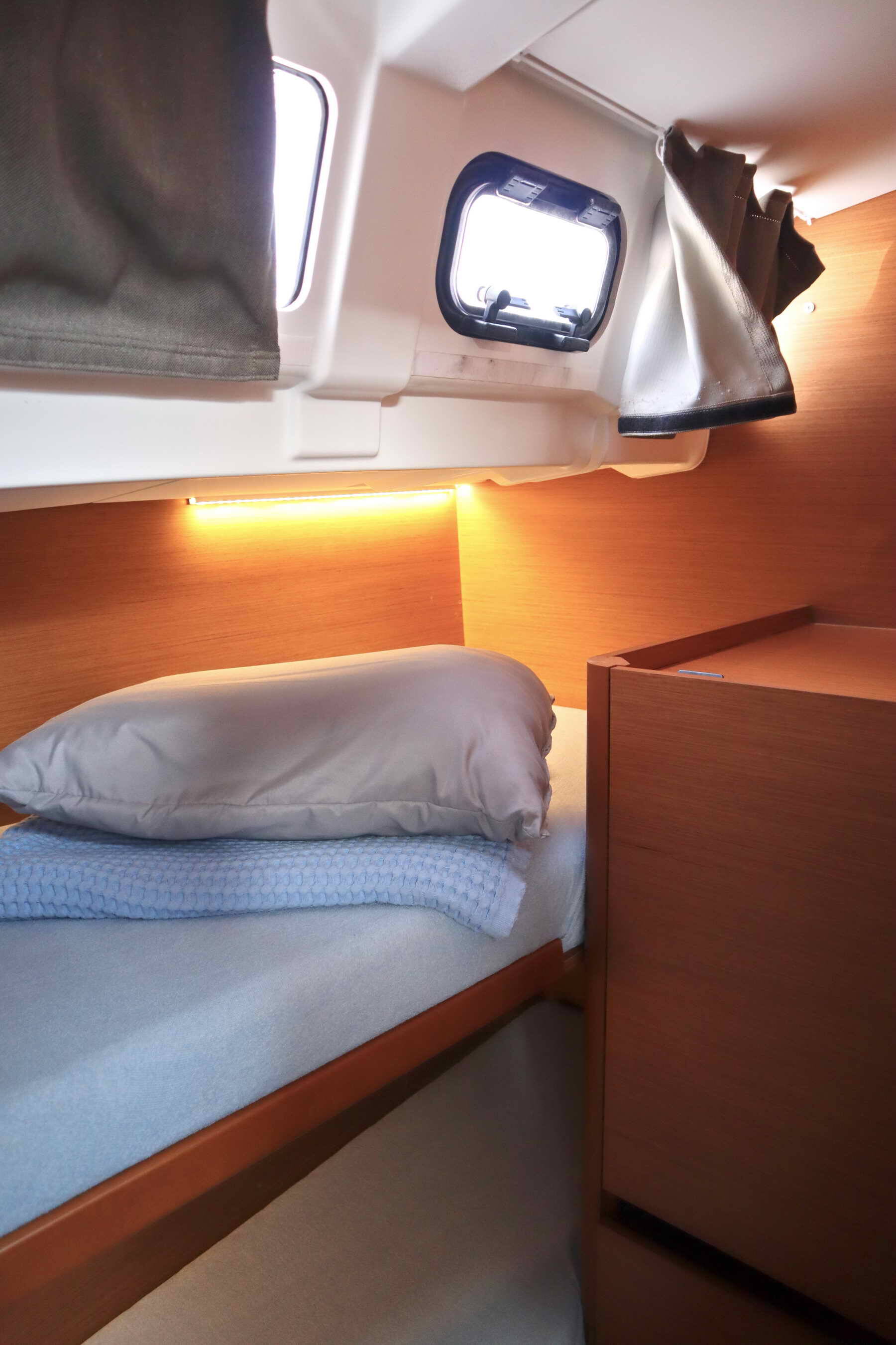 Sailing yacht Sun Odyssey 490 CLASS