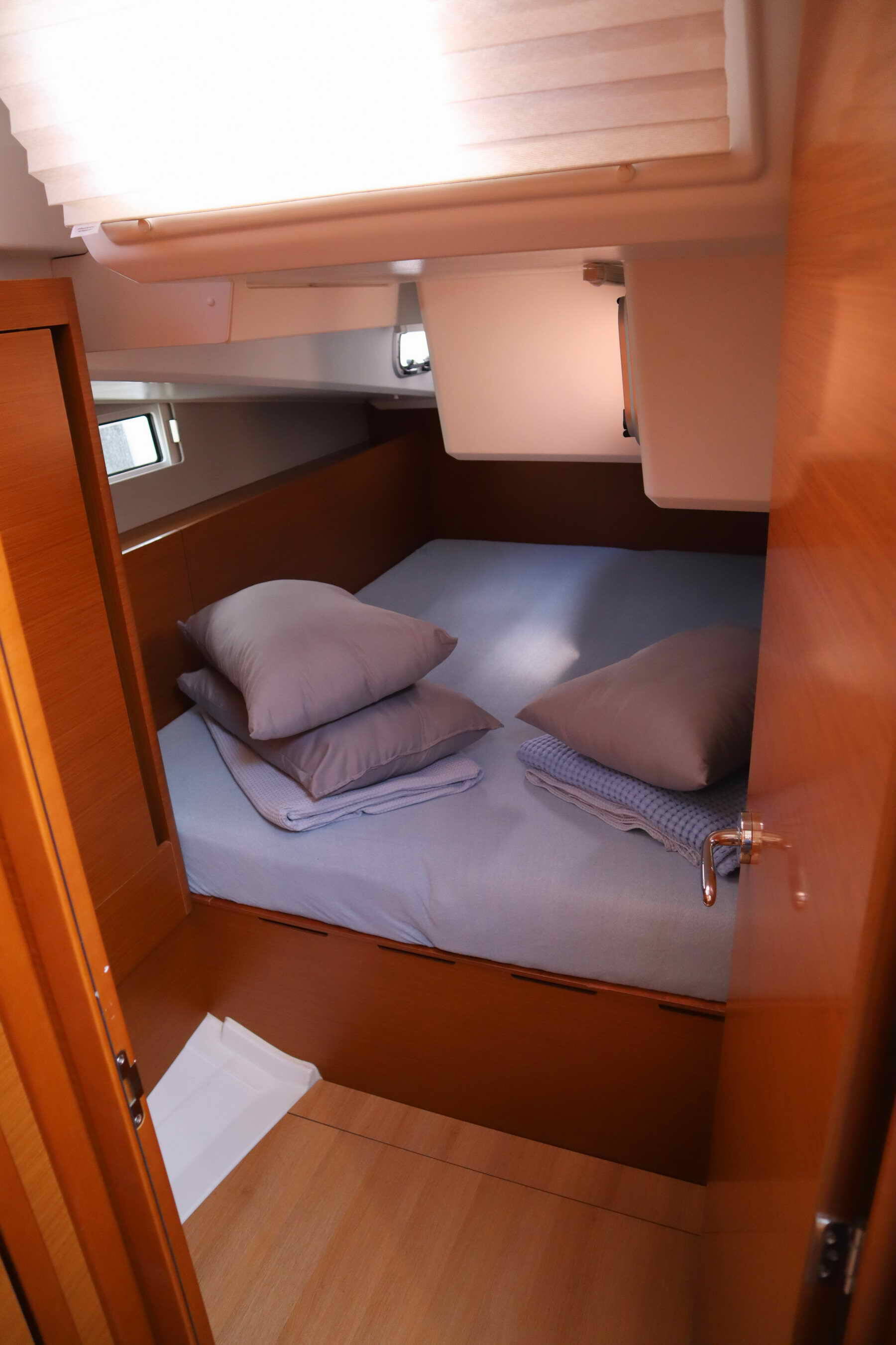 Sailing yacht Sun Odyssey 490 CLASS