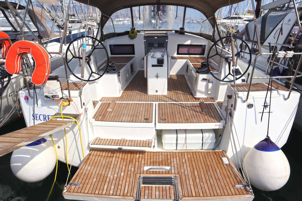 Sailing yacht Sun Odyssey 490 ECONOMY