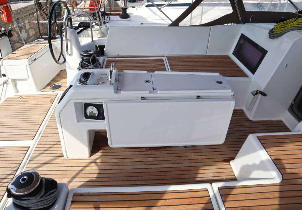 Sailing yacht Sun Odyssey 490 ECONOMY