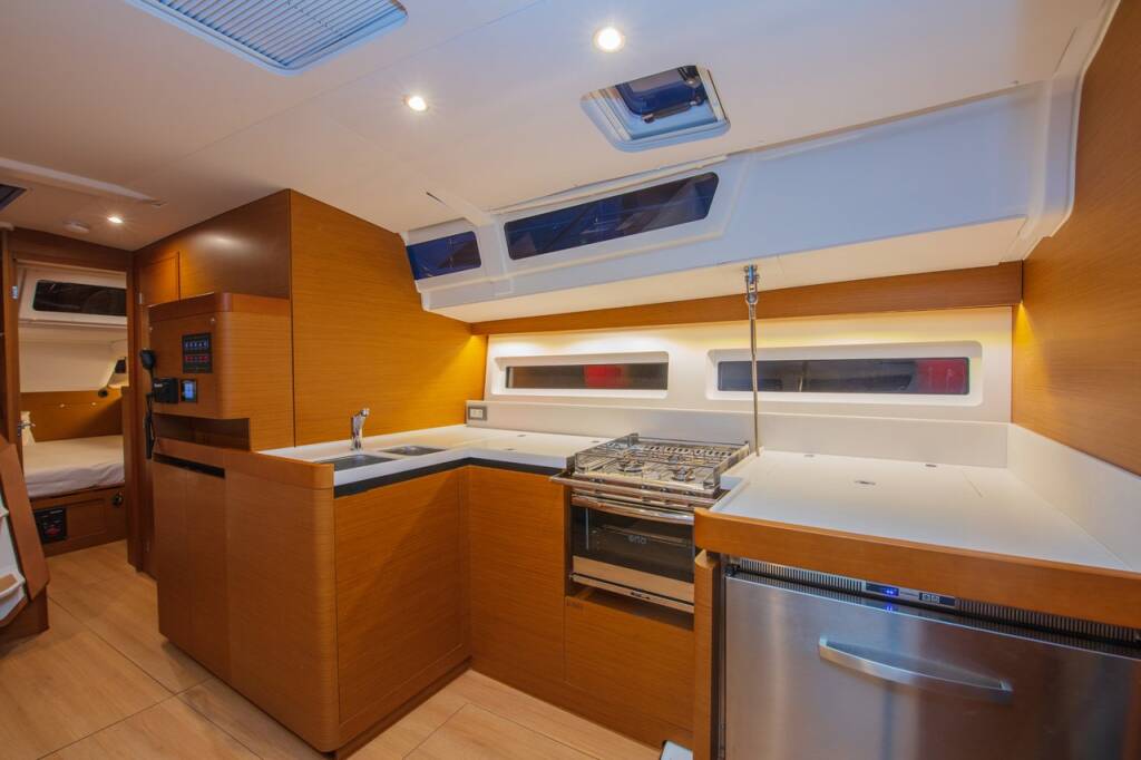 Sailing yacht Sun Odyssey 490 Oracle
