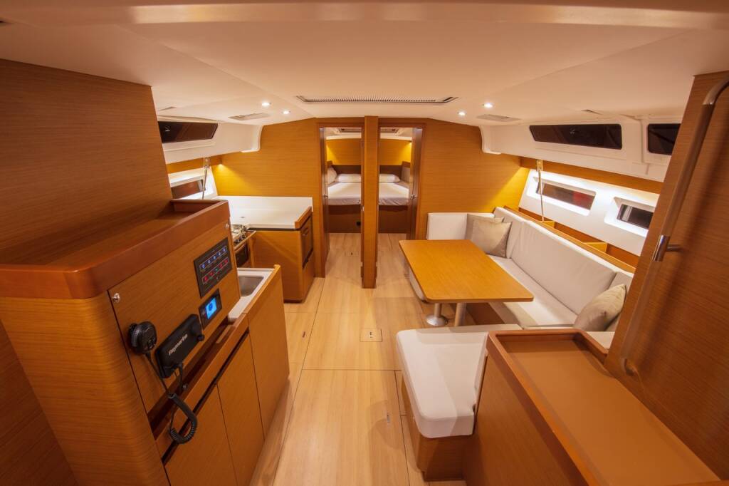Sailing yacht Sun Odyssey 490 Oracle