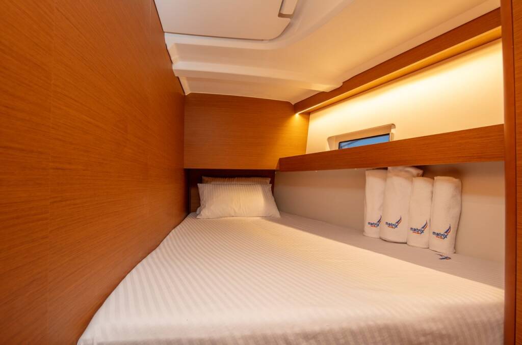 Sailing yacht Sun Odyssey 490 Oracle