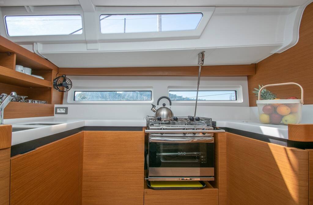 Sailing yacht Sun Odyssey 490 Knot