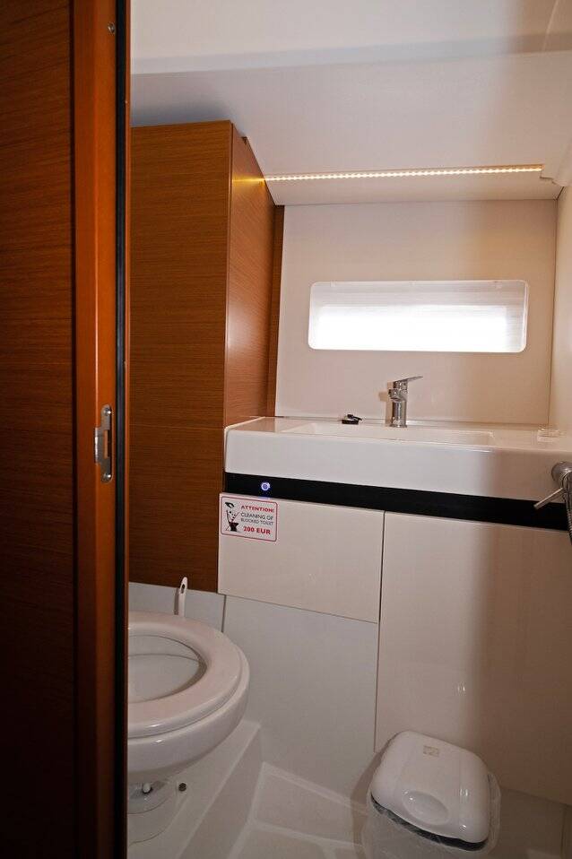 Sailing yacht Sun Odyssey 490 Mystic Kiss