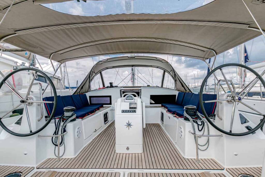 Sailing yacht Sun Odyssey 490 Magellan